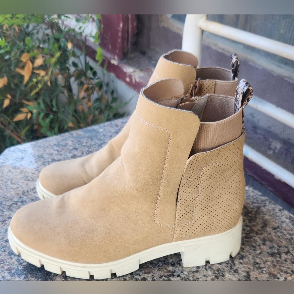 Tan Ankle Boots with Cream Soles Size 8.5